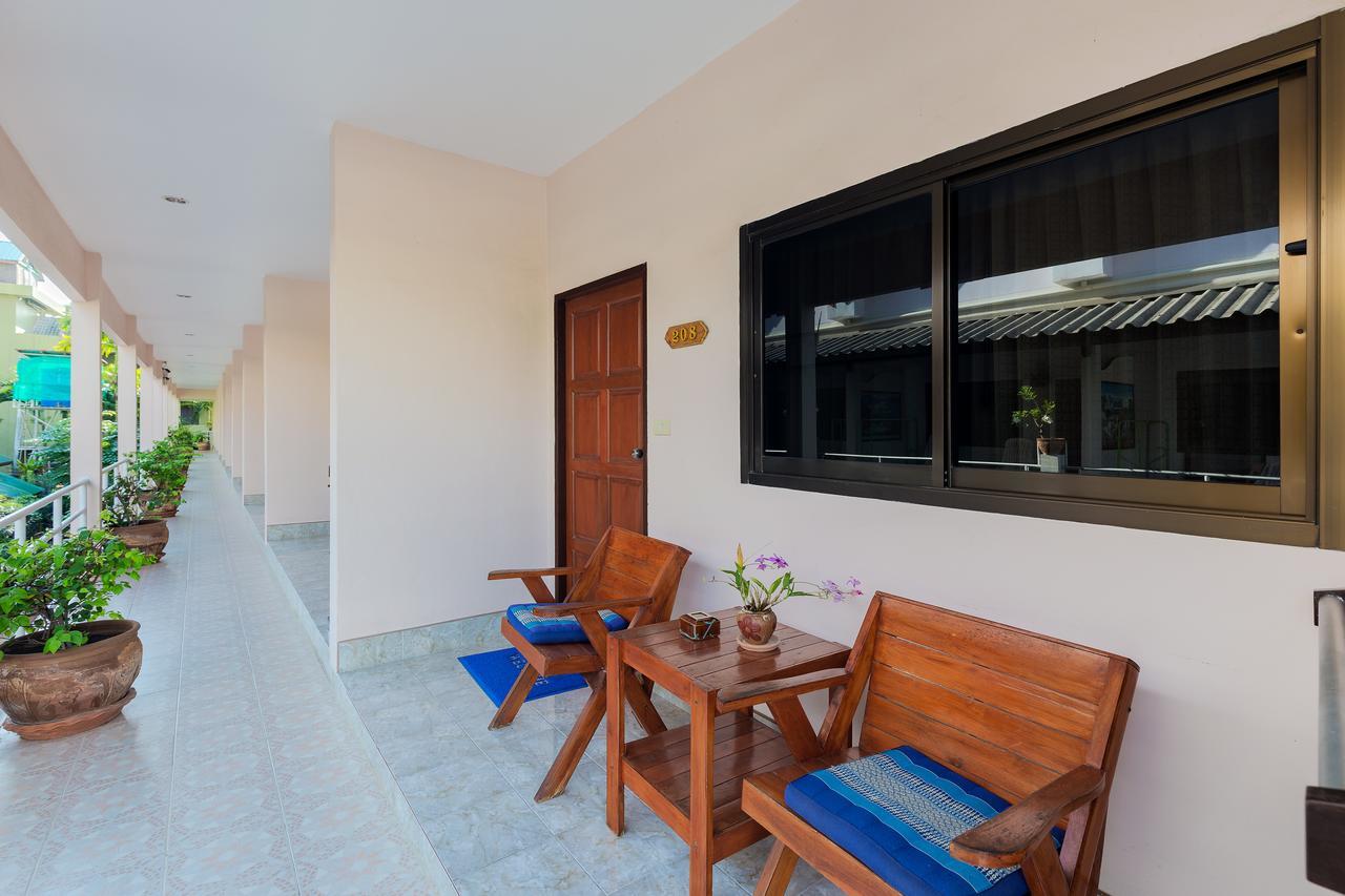 Отель Smile House Карон Экстерьер фото