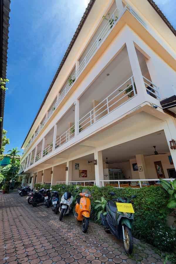 Отель Smile House Карон Экстерьер фото